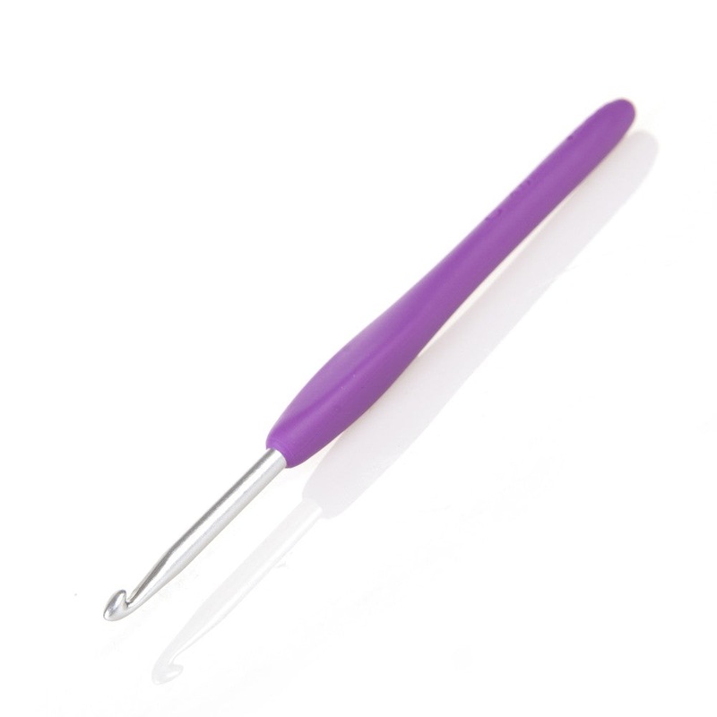 Clover Amour 4 mm Crochet Hook – 1045-G