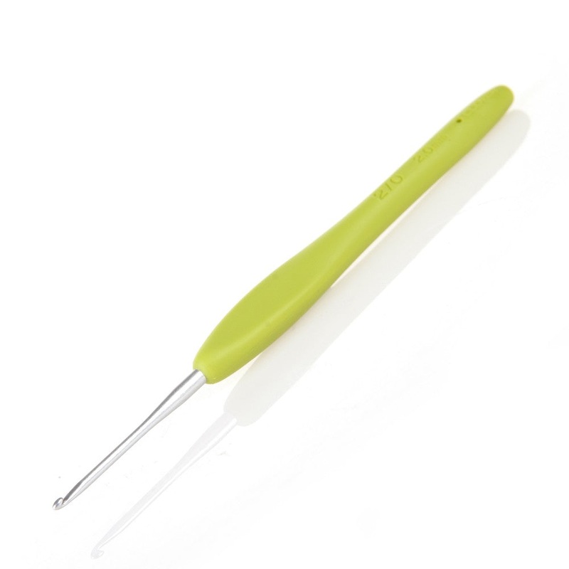 Clover Amour Crochet Hook (2.0 mm) – 1050