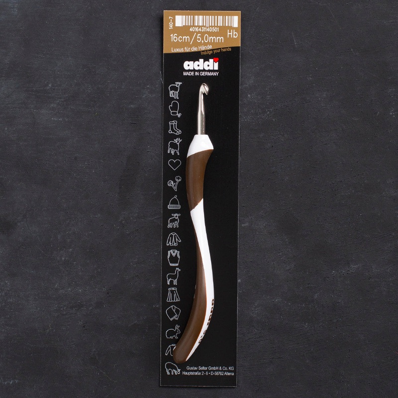 Addi Swing 5mm 16cm Ergonomic Crochet Hook, Brown – 140-7