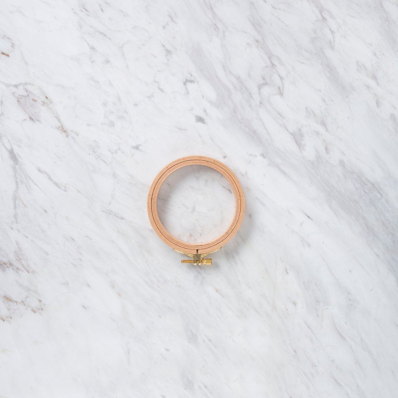 Nurge 16 mm Beech Wood Adjustable Embroidery Hoop – No.1