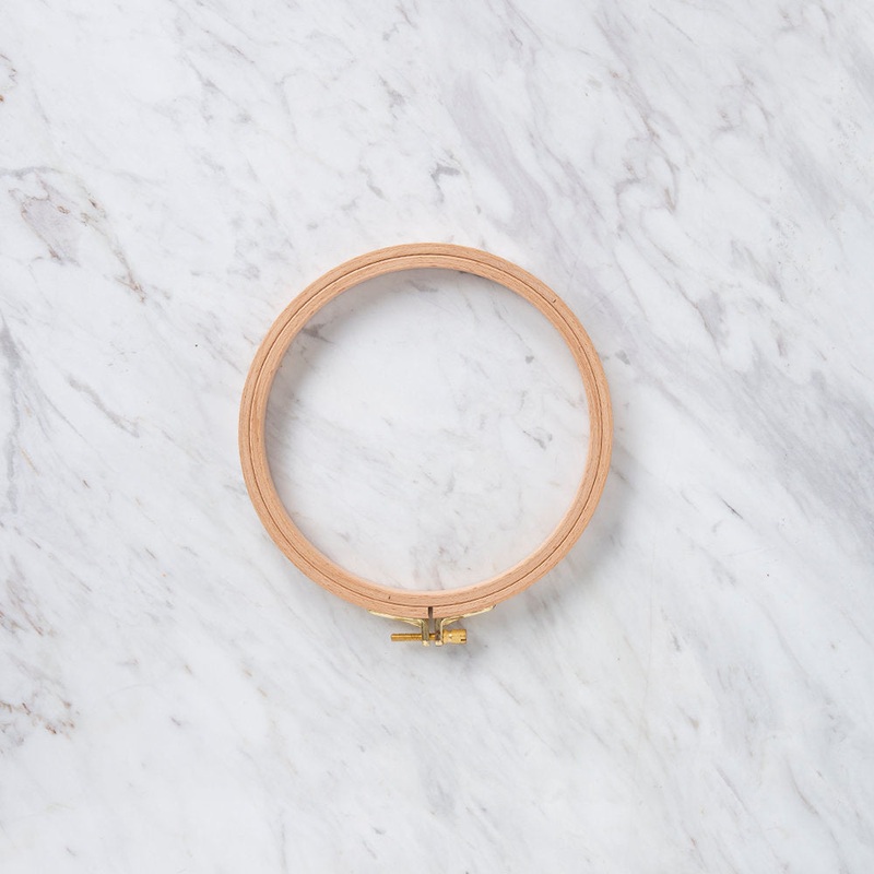 Nurge 16 mm Beech Wood Adjustable Embroidery Hoop – No.3