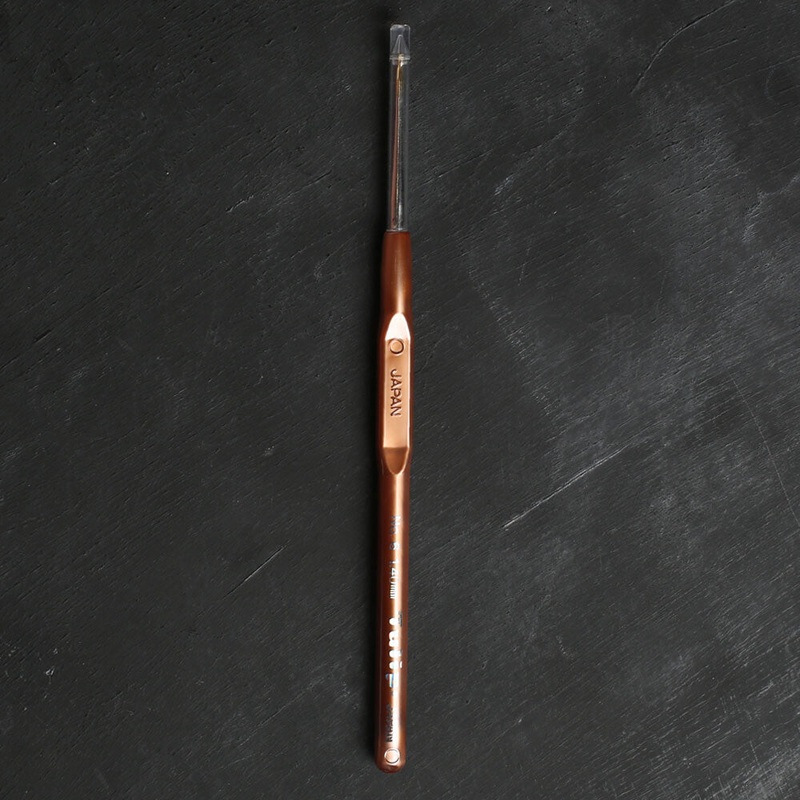 Tulip No.6 1.40 mm Crochet Hook with Plastic Handle, Brown – T-9G