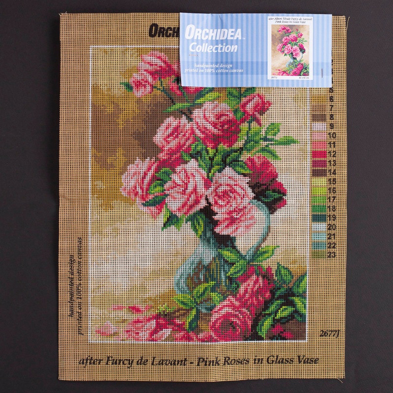 Orchidea 30x40cm Printed Gobelin, Farcy de Lavant – Pink Roses in Glass Vase – 2677J