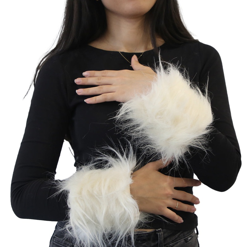 Yarnart Cuffs – Faux Fur Cuff Cream – F505