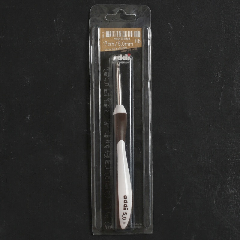 Addi Swing Maxi 5.0 mm 17 cm Ergonomic Crochet Hook, Brown – 141-7