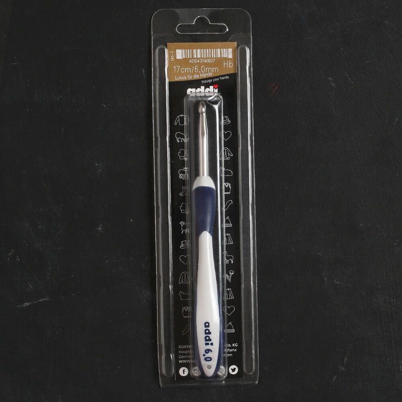 Addi Swing Maxi 6.0 mm 17 cm Ergonomic Crochet Hook, Navy Blue – 141-7