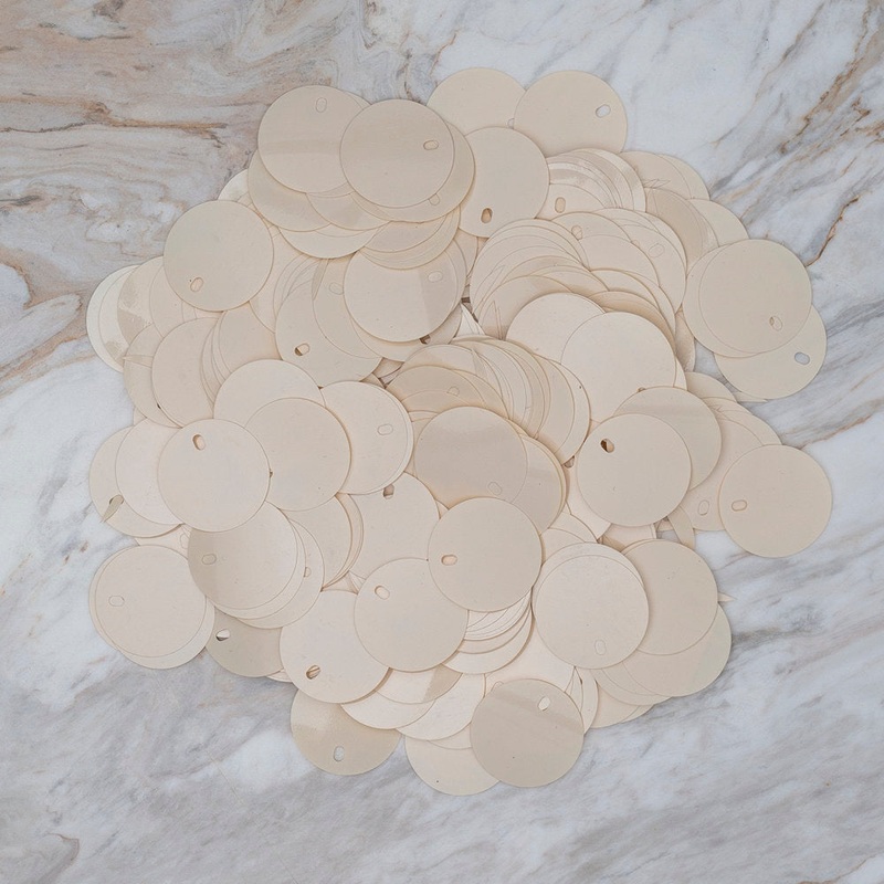 Loren 30 mm Large Sequin, Cream – R-172