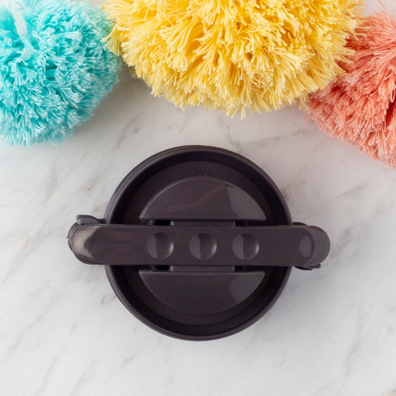 Loren Pom-Pom Maker, Medium – Grey