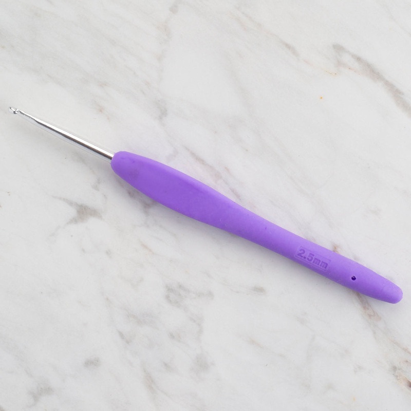 Loren 2.5 mm Soft Handled Crochet Hook, Purple