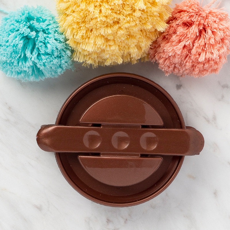 Loren Pom-Pom Maker, Large – Brown