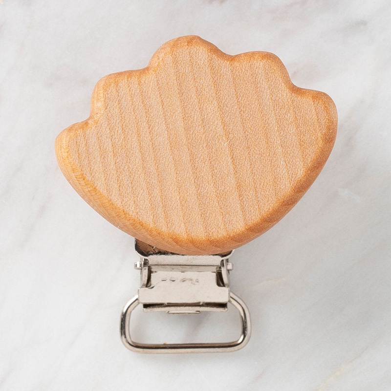Hobi Baby Shell Shaped Organic Wooden Pacifier Clip – FK11