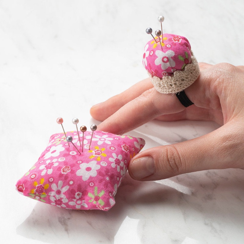 Kartopu Needle Cushion and Ring, Pink