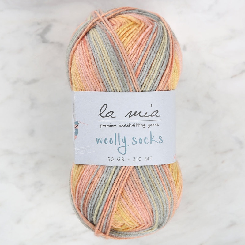 La Mia Woolly Socks Variegated Sock Yarn – L05