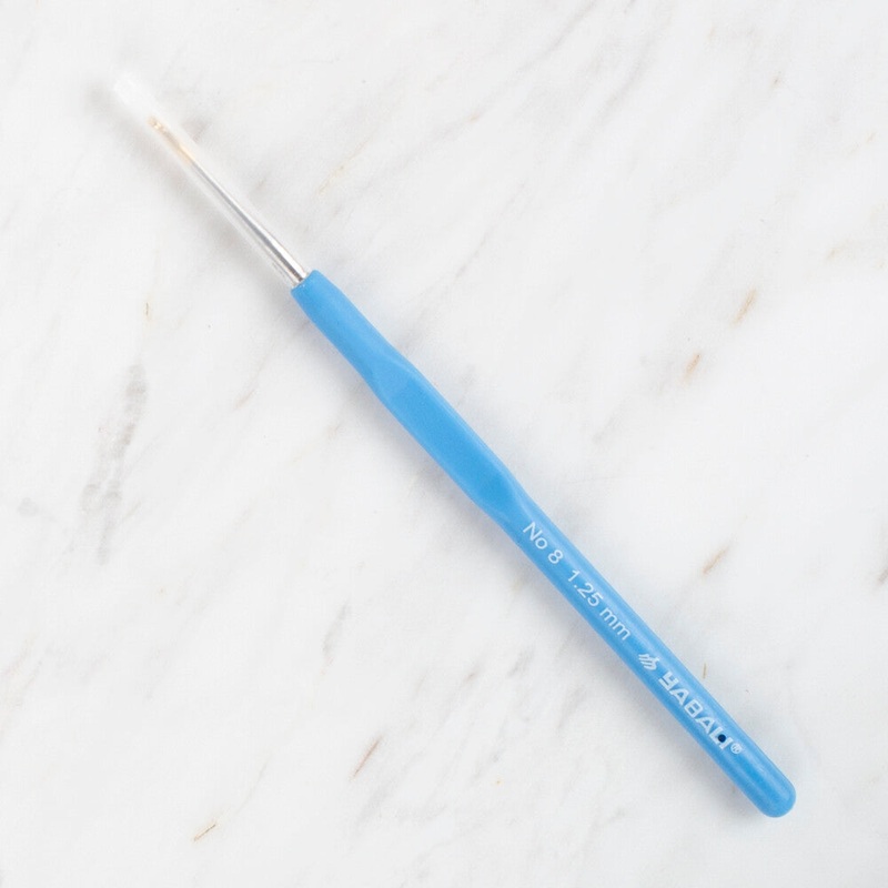 Yabal Golden Tip Elastic Handle No. 8 1.25mm Crochet Hook, Blue