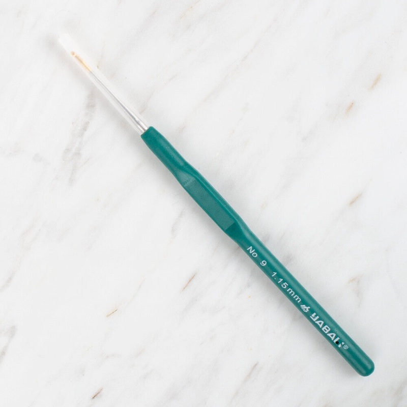 Yabal Golden Tip Elastic Handle No. 9 1.15mm Crochet Hook, Green