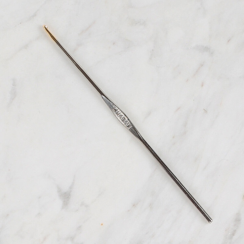Yabal Golden Tip Metal Handle No. 3 1.7mm Crochet Hook