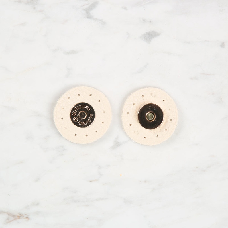 Knitme Round Magnet 4×4 cm Cream BA-0059