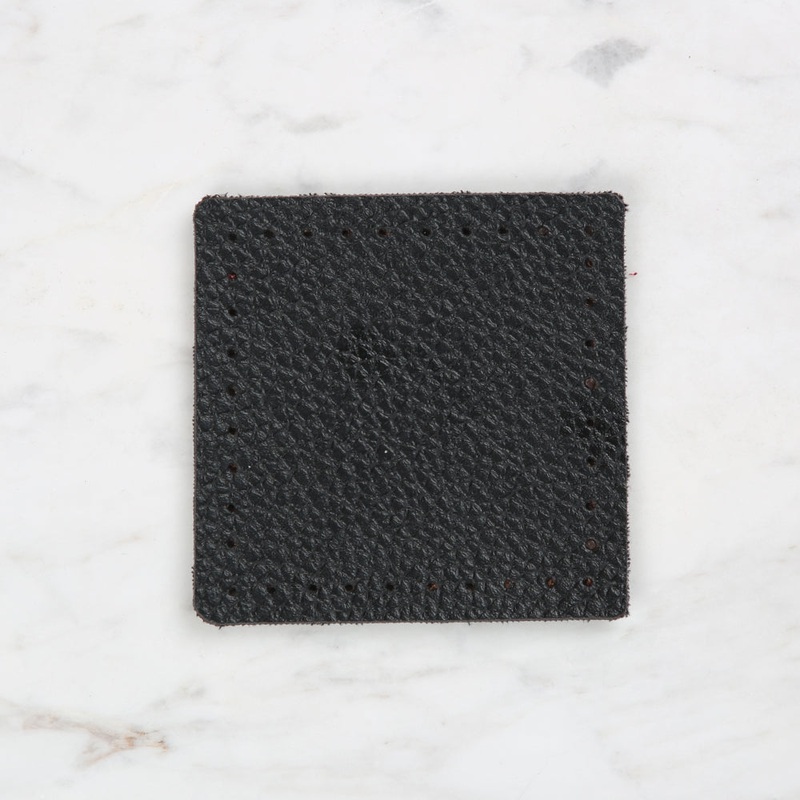 Knitme Square Leather 8×8 cm Black BA-0051