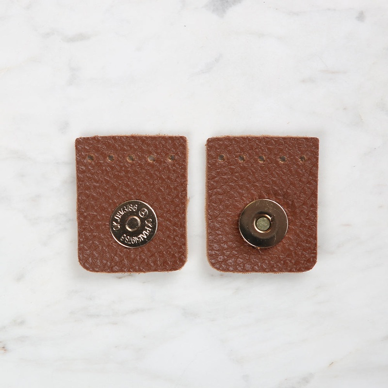 Knitme Square Magnet 4×4.5 cm Cinnamon BA-0046