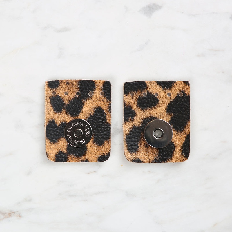 Knitme Square Magnet 4×4.5 cm Leopard BA-0046