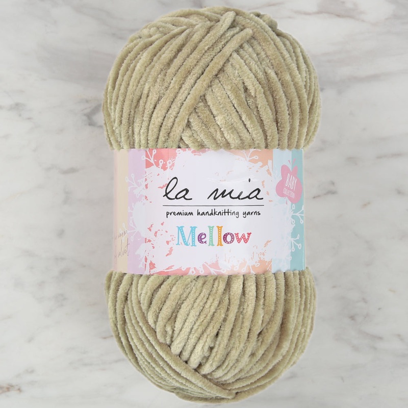 La Mia Mellow Chenille Yarn, Beige – 952