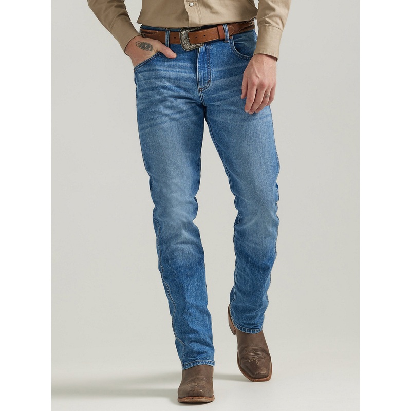 Men’s Wrangler Retro Slim Fit Straight Leg Jean In Diamond Acres